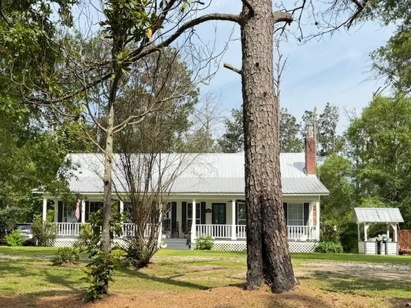 38 Ridge Rd, Seminary, MS 39479