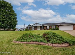 500 W Crocus Dr, Radcliff, KY 40160