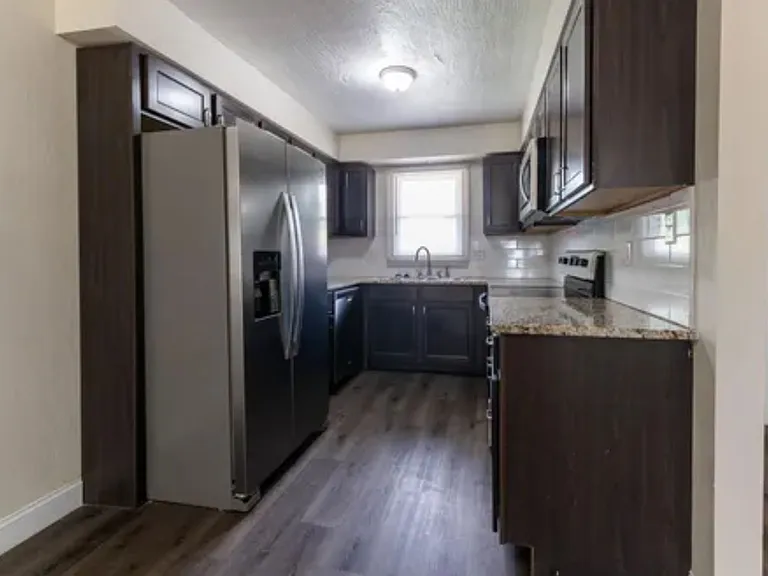 312 E Redwood St — Photo 3