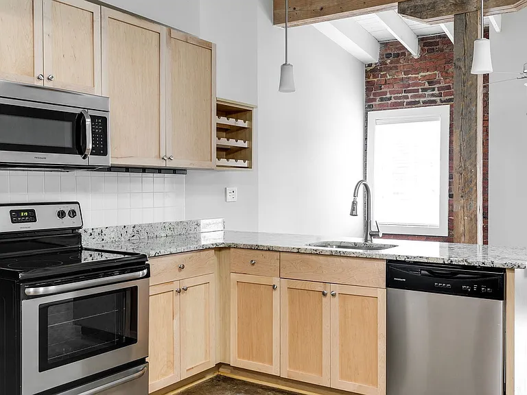 1710 E Franklin St — Photo 58