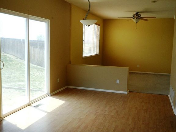 Dining Area w/Walk-Out & Family Room