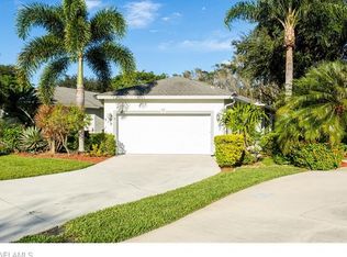 519 Crossfield Cir, Naples, FL 34104