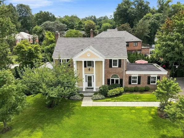 1 Shore Park Road, Great Neck, NY 11023