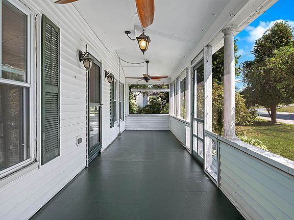 3rd image of 27 Seamans Road