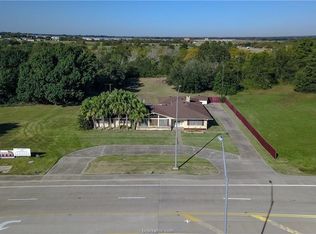 407 University Dr, Hempstead, TX 77445