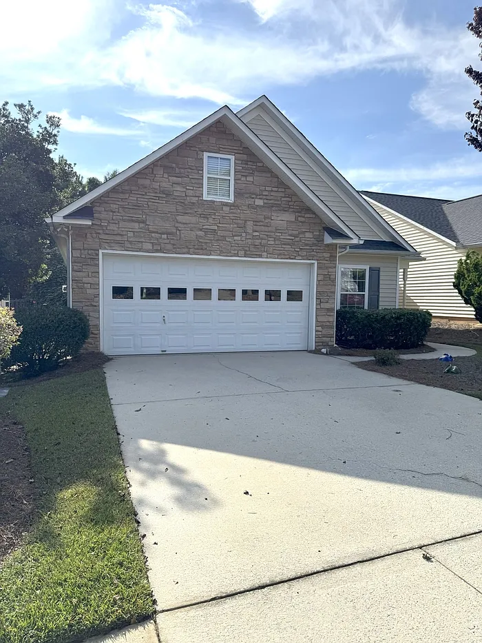 2 bed, 2.0 bath, 1300 sqft, $1,695 — Photo 1