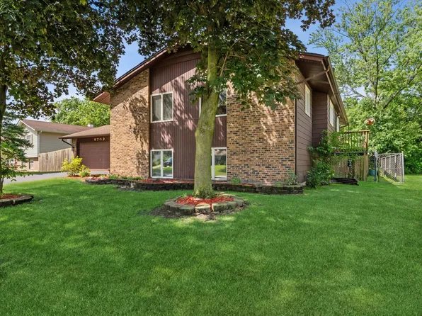 6702 Pershing Ct, Woodridge, IL 60517