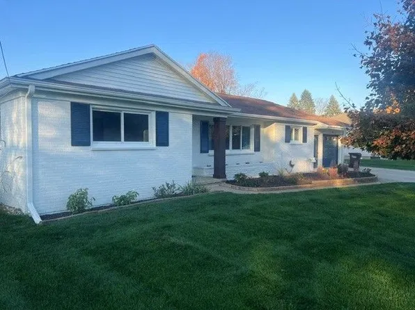 1610 Cascade Ct, Jackson, MI 49203