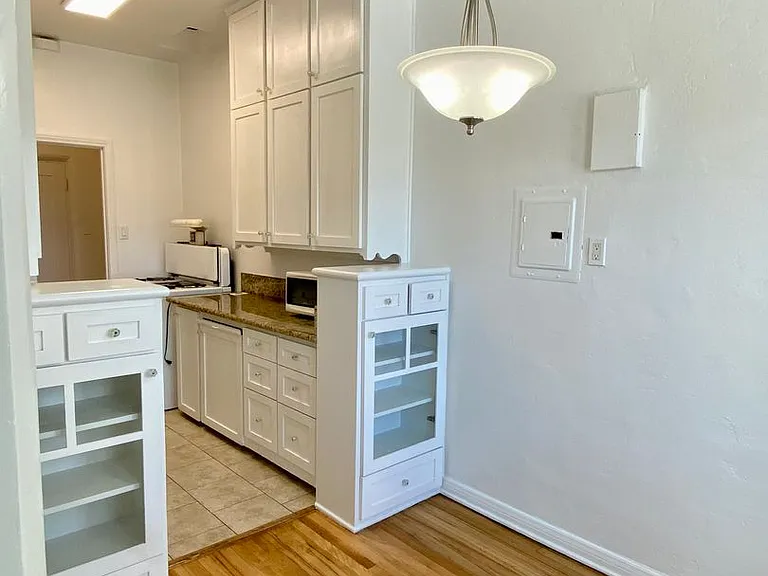 369 N Spaulding Ave — Photo 9