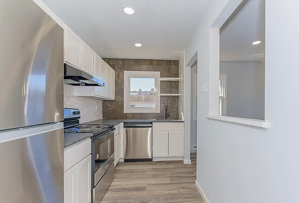 2 bed, 1100 sqft, $1,950 — Photo 3