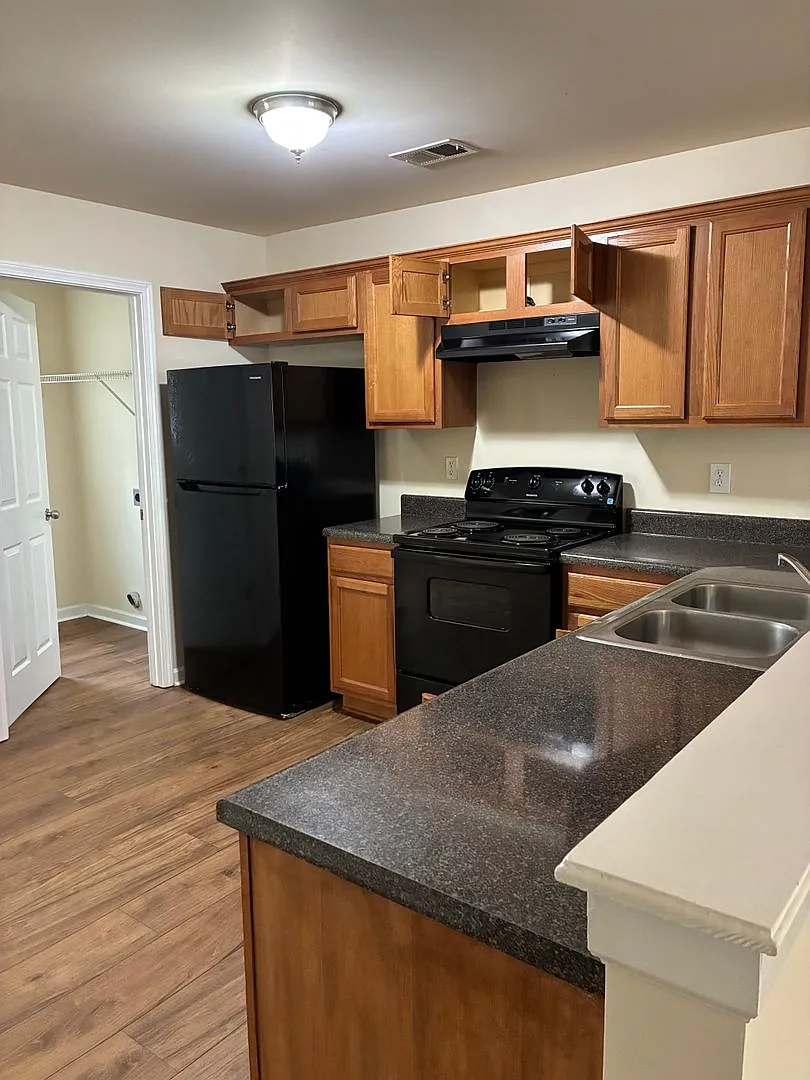 3 Bedrooms, 2.5 Bathrooms - Cartersville Rental!! — Photo 3