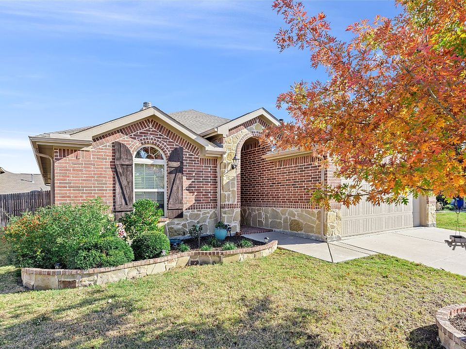 1st image of 1316 Foxglove Ln