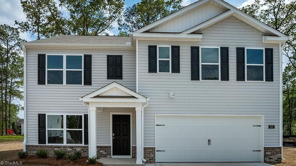1st image of 124 Greenbrier Way