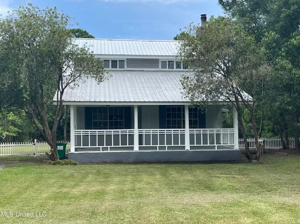 3204 Nathan Hale Ave, Pascagoula, MS 39581