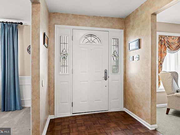 4th image of 154 Laurie Ln