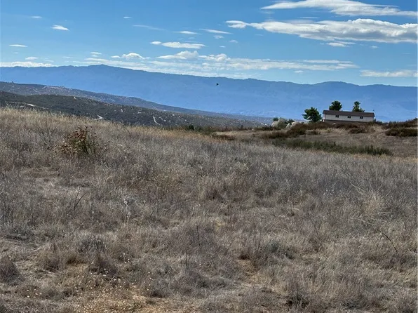 15 Ridgewood Rd, Hemet, CA 92544