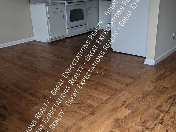 4th image of 119 SE 13th Ave
