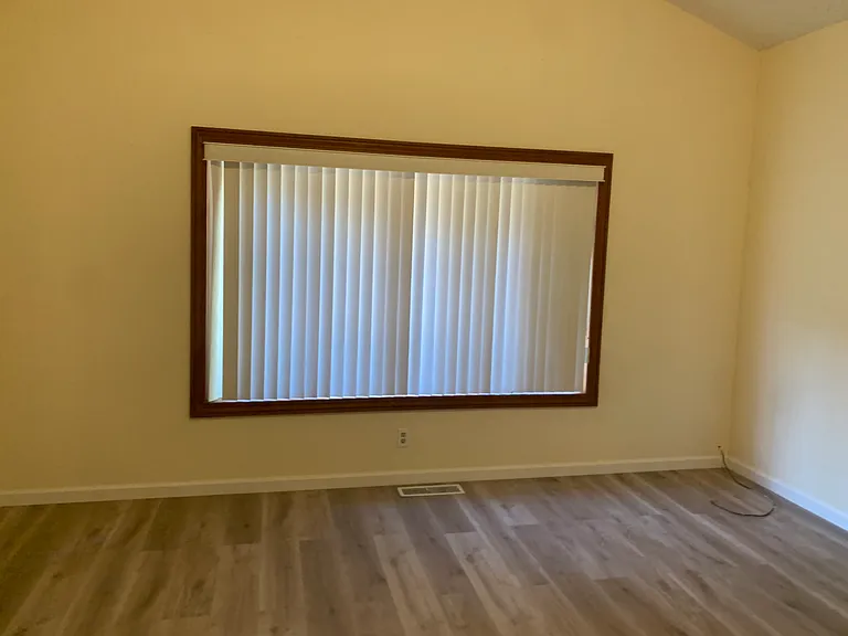 25181 Campus Dr — Photo 5