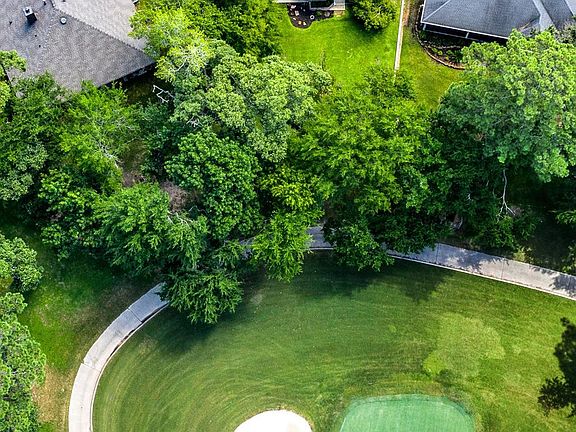 5th image of 3231 Pine Chase Dr