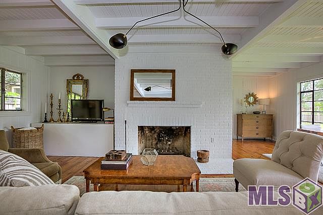 1st image of 1545 Knollwood Dr