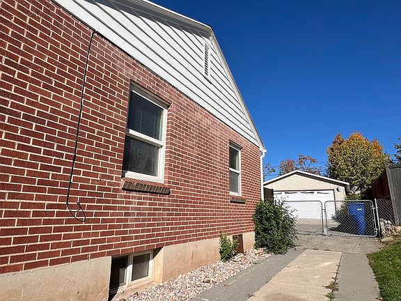 3rd image of 2235 E Westminster Ave