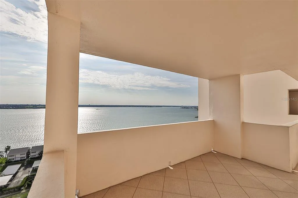 2 bed, 2.0 bath, 1094 sqft, $3,275 — Photo 4