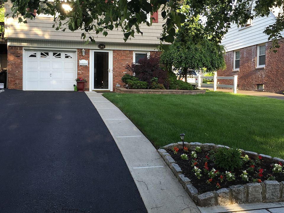 2nd image of 205 Larch Ave