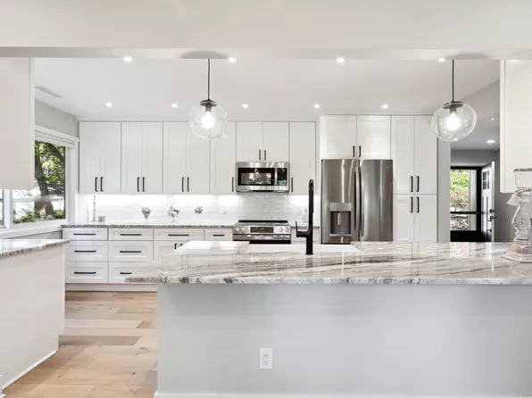 802 Heritage Village #B, Southbury, CT 06488