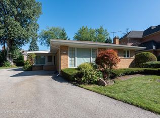 2738 Hawthorn Ln, Wilmette, IL