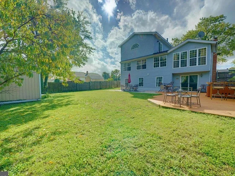 7513 Saffron Ct — Photo 33