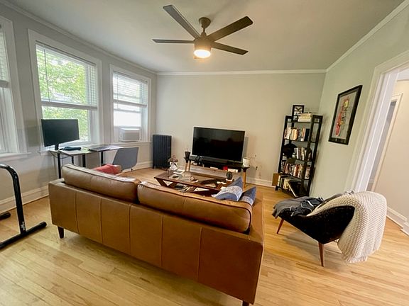 3rd image of 4858 N Hermitage Ave #2C