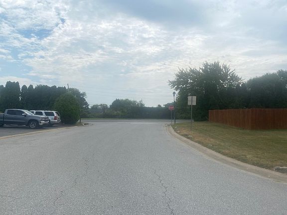 5th image of 9 Wolf Dr