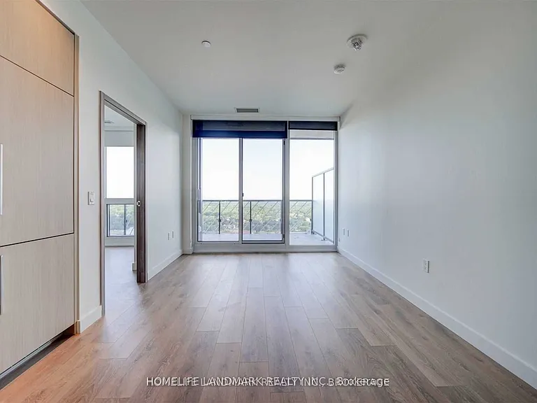 95 McMahon Dr #2710 — Photo 6