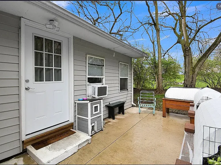514 Cottage St — Photo 11