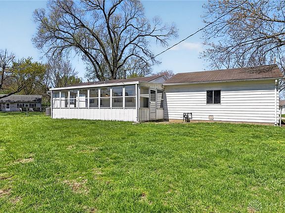 5th image of 1046 Primrose Dr