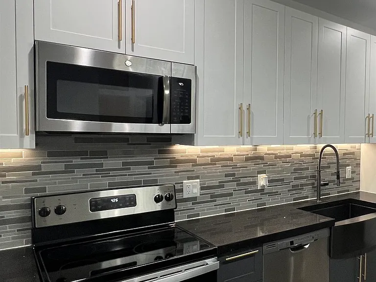 211 Baldwin Ave #207 — Photo 5