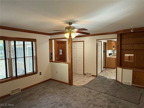 4th image of 210 Luary Dr