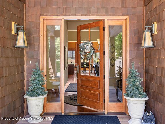 4th image of 521 Larkspur Dr