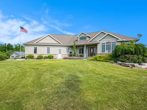 4373 Cleveland St E, Coopersville, MI 49404