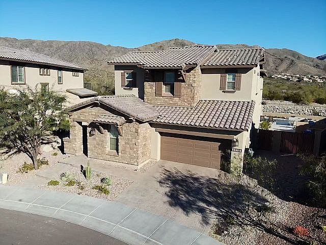 1st image of 1110 W Thunderhill Dr