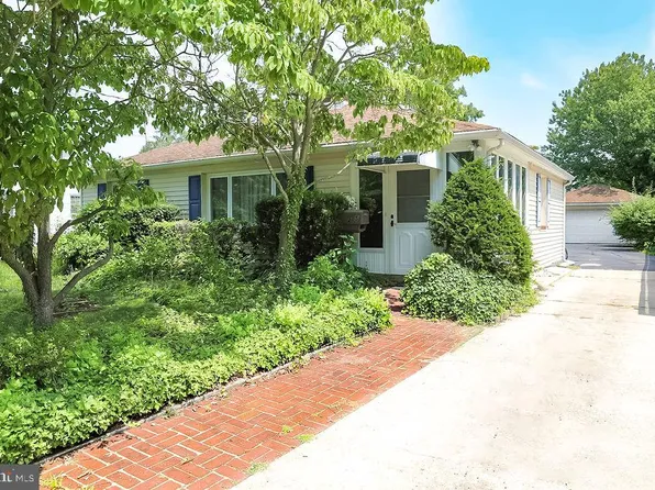 25 Temple Rd, Vineland, NJ 08360