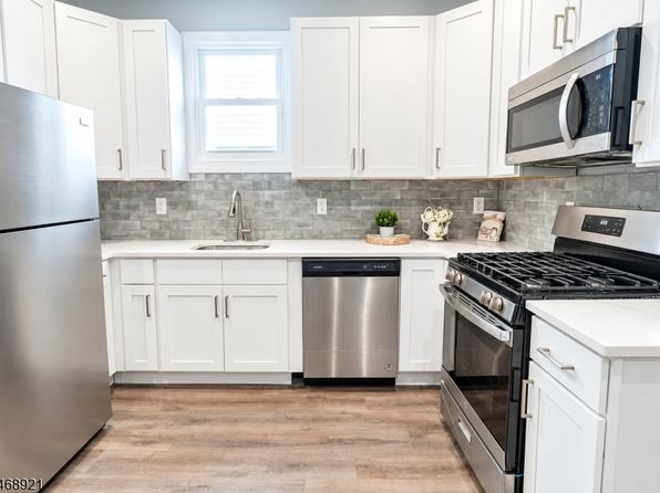 135 Fabyan Pl Floor 2