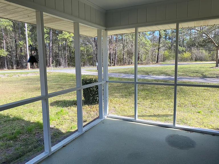 557 Taylor Pond Rd — Photo 2