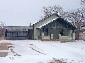 1st image of 610 N 1st St