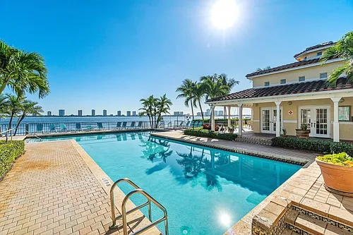 1140 Lake Shore Dr #203 Photo 1