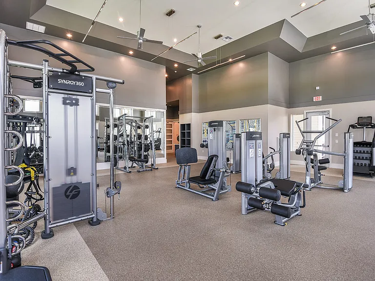 Lenox at Bloomingdale — Photo 14