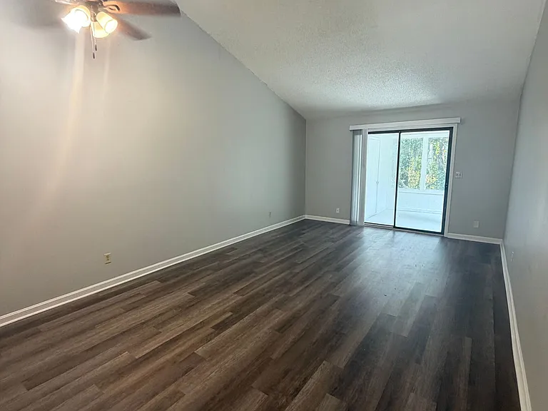 425 Admirals Walk Dr — Photo 5