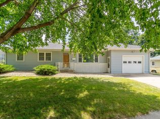 1140 E Ridgeway Ave, Waterloo, IA 50702