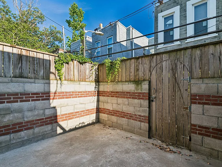 2222 Watkins St — Photo 27