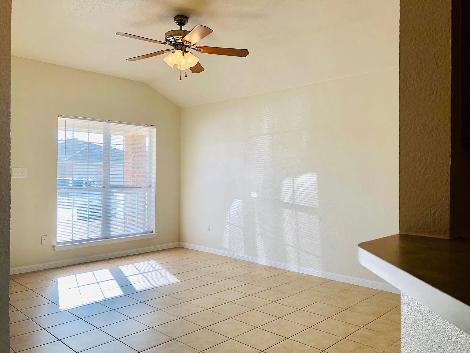 2705 Vernice Loop — Photo 3